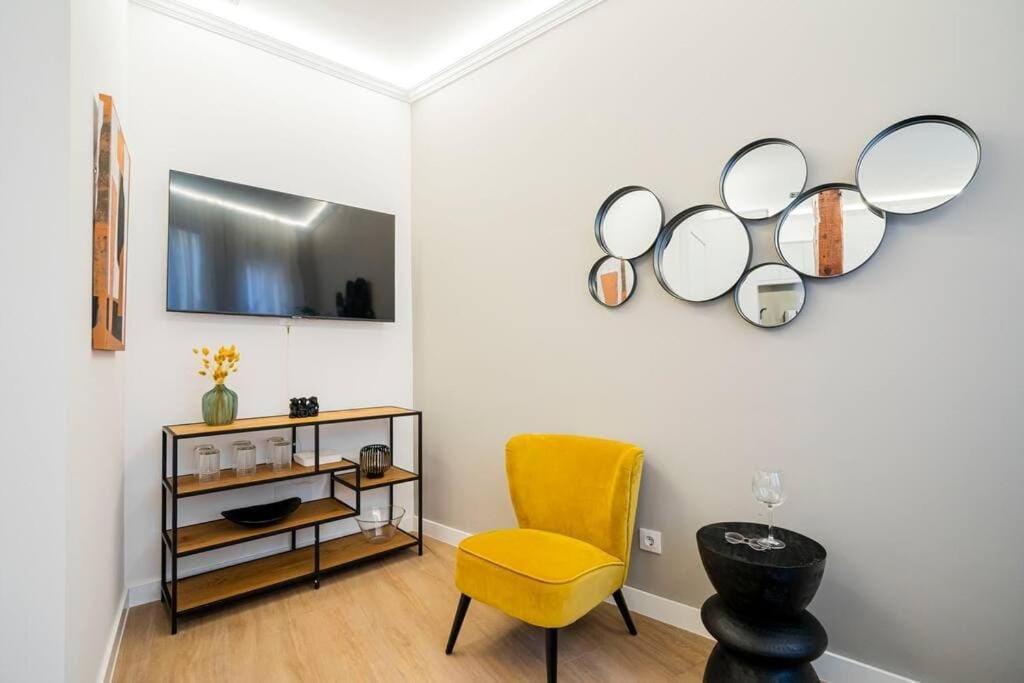 Plaza Mayor Cozy Private Apartment With Ac Madrid Exterior photo